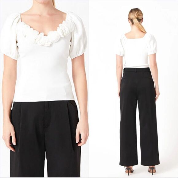 Endless Rose Mixed 3D Flower Knit Top Size Medium NEW White Fitted Scoop Neck - Picture 1 of 10